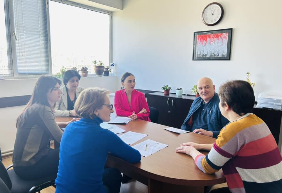 საკვალიფიკაციო გამოცდის ჩატარებაზე პასუხისმგებელი კომისიის წევრების შეხვედრა