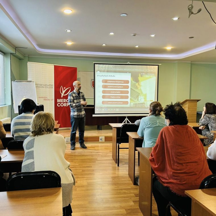 უსაფრთხო ონლაინის პოლიტიკის დოკუმენტის წარდგენა